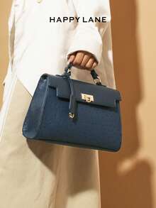 HAPPY LANE Dark Blue Ostrich PatternNiche Design. Features Include Dark Blue Ostrich Pattern Leather, Gold-Tone Hardware, Classic Flap Closure, And Versatile Handle/Shoulder Bag Style. A Touch Of Understated Luxury, Suitable For Daily Commutes, Business Meetings, And Any Occasion. - 鴕鳥紋藍 - 查看 1