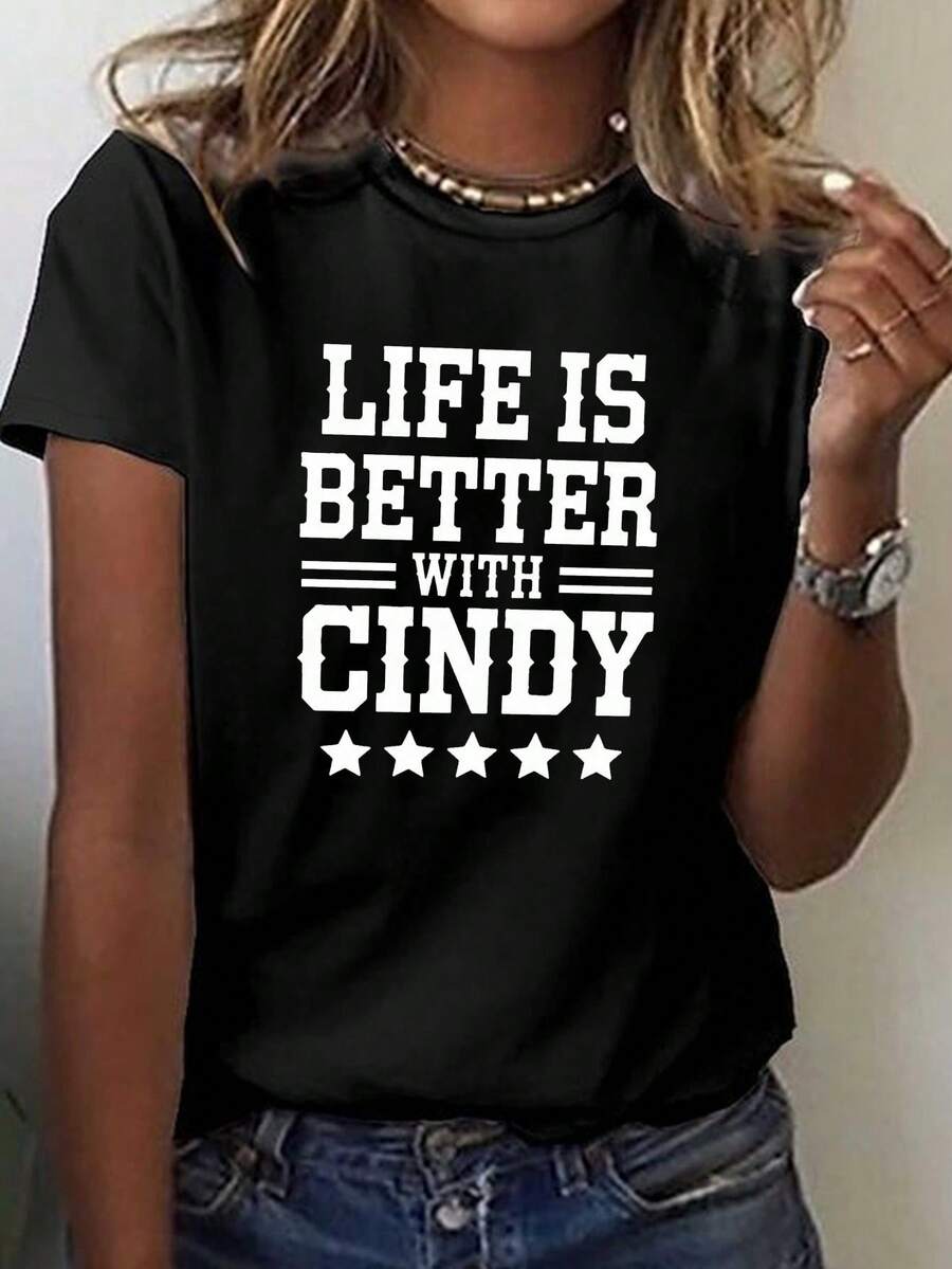 La vida de las mujeres es mejor con la camiseta gráfica de Cindy - manga corta cuello de tripulación Top casual con letras blancas audaces e impresión de nombre de Cindy, camiseta diaria relajada negra para la primavera y el verano, idea de regalo para los fans de Cindy, diseño de estrella geométrica, tela elástica media, lavable en máquina, desgaste de toda la temporada, ajuste regular, cómodo y elegante
