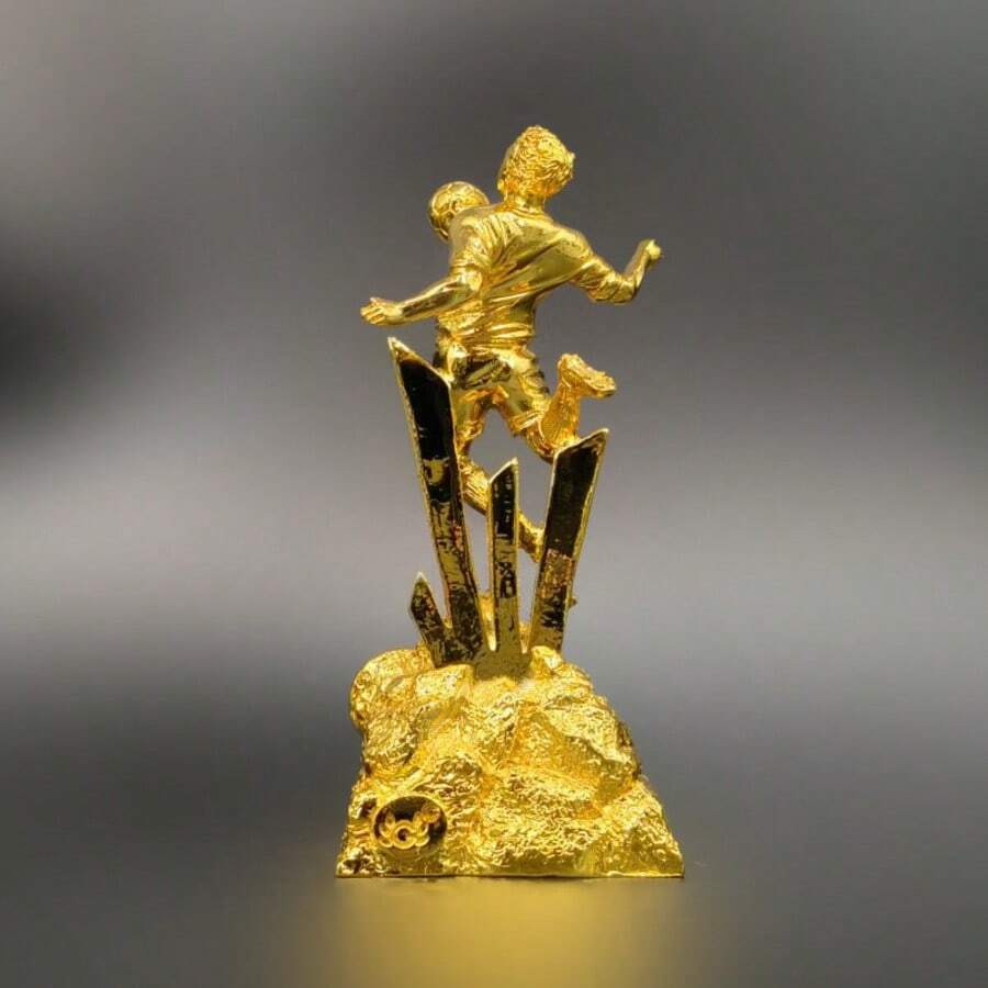 Piala Sepak Bola Resin 7,48 Inci dengan Aksi Bola Melayang, Cocok untuk Penghargaan Kompetisi, Ideal untuk Penggemar Sepak Bola dan Dekorasi Kantor, Desain Bola Melayang yang Sempurna - View 1