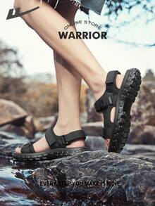 Warrior 夏季男士透气厚底凉鞋舒适、轻便、休闲。适合户外多种场合穿着，并具有运动风格。这款沙滩凉鞋采用透气设计。 - 黑色 - 查看 7