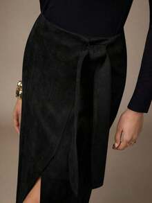 Falda midi elegante para mujer color gris oscuro, diseño asimétrico con abertura lateral y lazada, estilo premium para otoño e invierno - Azul - Ver 9