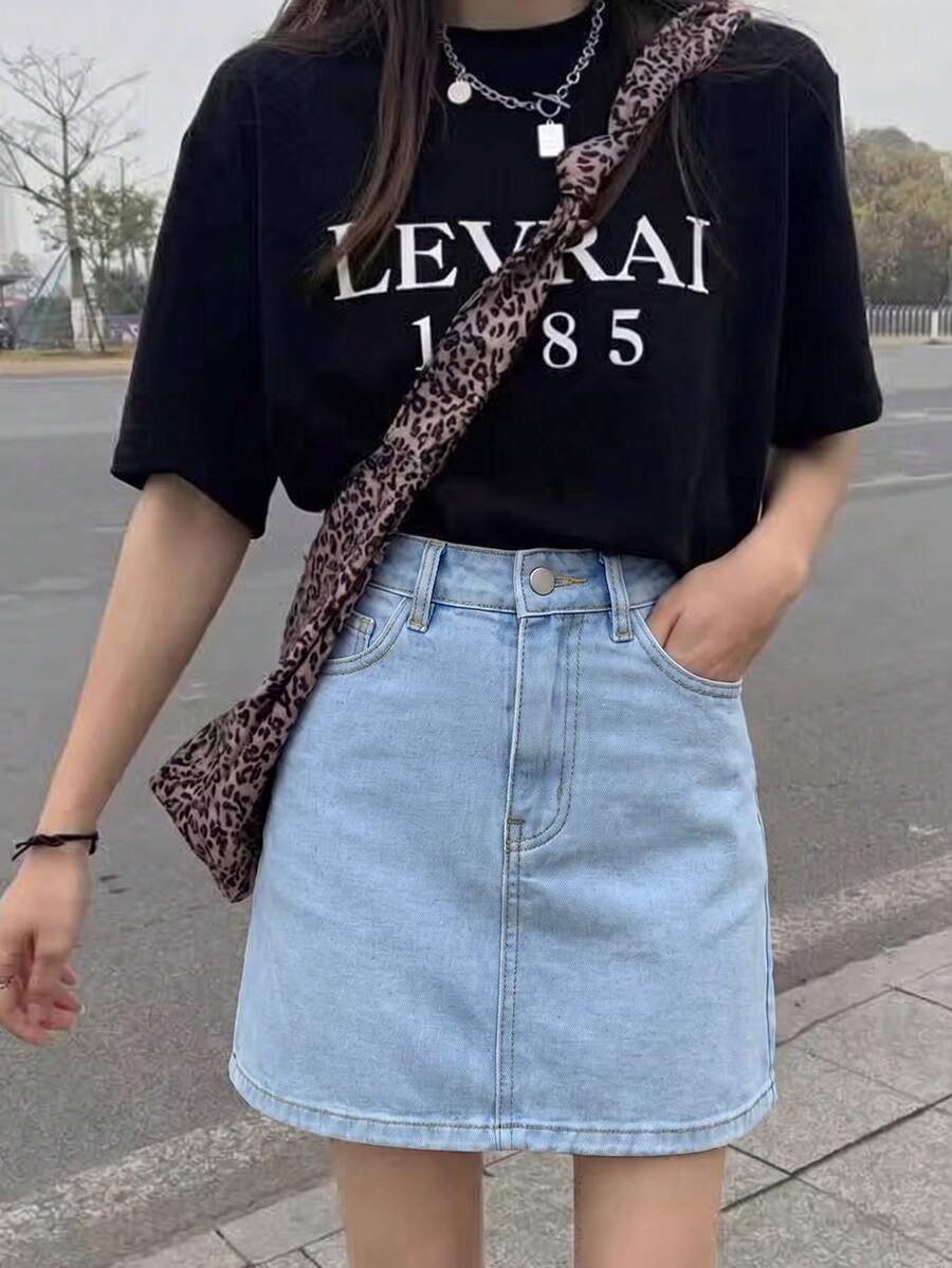 Chân váy ngắn denim cạp cao ôm sát dành cho nữ, xẻ tà hai bên, thích hợp cho mùa hè. - Màu xanh nhạt - Xem 1