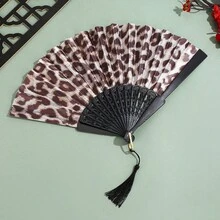 1把复古豹纹手扇，7英寸新款黑色手柄经典舞扇，丝绸面料，炫彩豹纹折叠扇，女士夏季手持折叠扇，适合日常使用/派对/度假/优雅舞蹈，配有流苏吊坠，女士礼物，轻便便携手持扇 - 彩色 - 查看 10