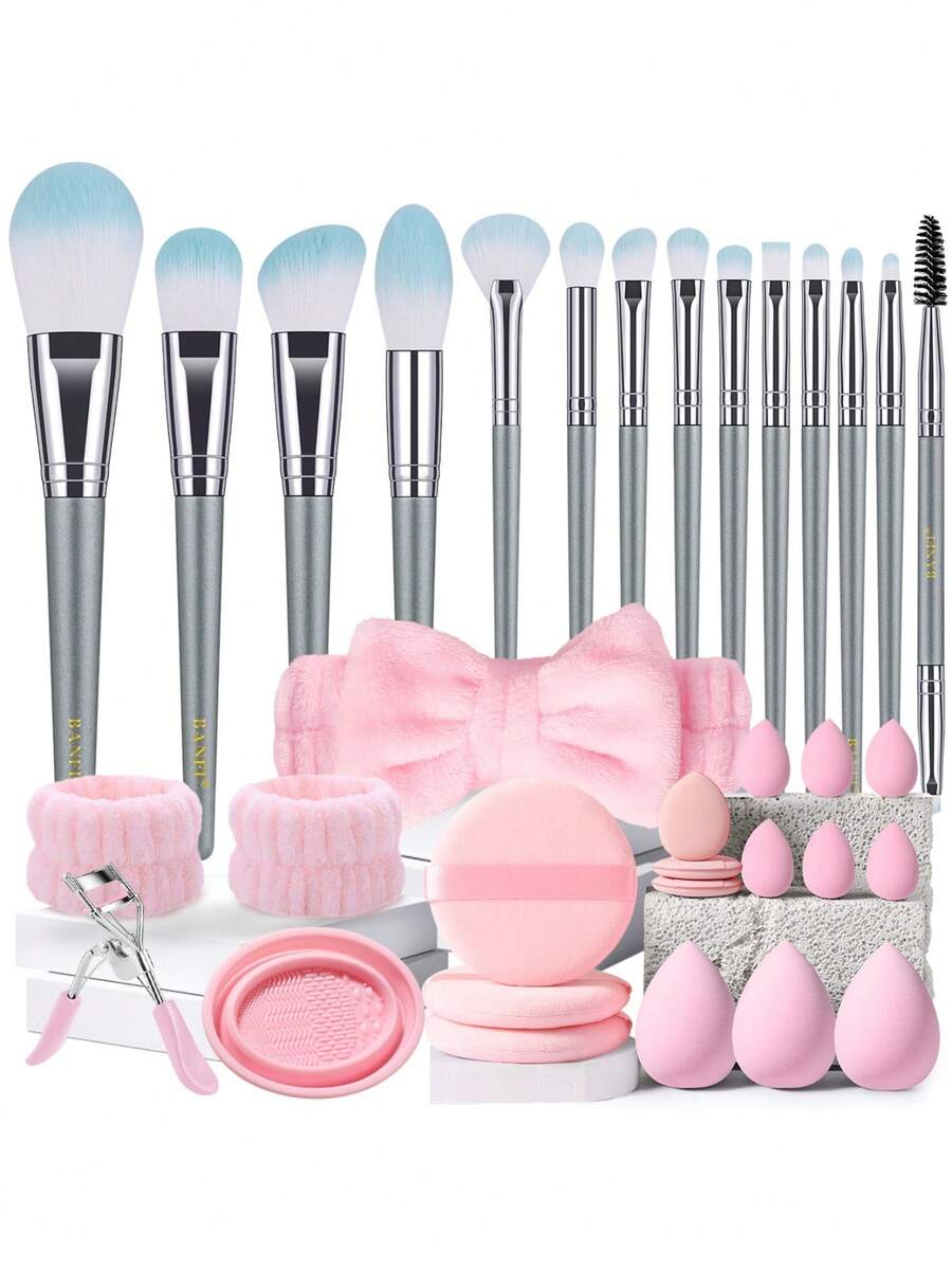 Bộ dụng cụ trang điểm 34 món bao gồm: 14 cọ trang điểm + 3 bông mút trang điểm + 6 bông mút trang điểm mini + 3 bông phấn phủ mini + 3 bông phấn phủ tròn + 2 dây đeo bát đựng phấn + 1 băng đô + 1 dụng cụ vệ sinh cọ trang điểm + 1 dụng cụ uốn mi. - Nhiều màu - Xem 1