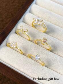 Bộ 5 chiếc nhẫn thời trang cao cấp đính đá Cubic Zirconia hình hoa và nơ tinh tế, kiểu dáng thanh lịch, đa năng, có thể điều chỉnh kích cỡ, phù hợp cho các bữa tiệc và buổi gặp gỡ thường ngày (Không kèm hộp quà). - Vàng - Xem 5