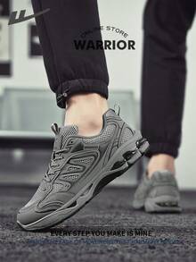 WARRIOR 勇士舒适街头风厚底男鞋，春夏舒适跑步鞋，简约休闲时尚运动鞋，四季皆宜，耐磨耐穿，适合全天穿着的训练鞋。 - 深灰色 - 查看 4