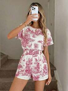 Conjunto de dos piezas para mujer con estampado floral vintage, blusa de cuello redondo con manga corta y shorts con cintura elástica, volantes y bolsillos laterales, estilo casual y elegante, ideal para primavera, verano, vacaciones, salidas y uso diario - Rojo - Ver 3