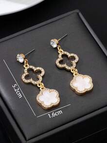 1 Pair Luxury Elegant Radiant Hollow Four-Leaf Clover & Five-Leaf Clover Pendant Earrings For Beach Style (No Gift Box) - Multicolor - View 5