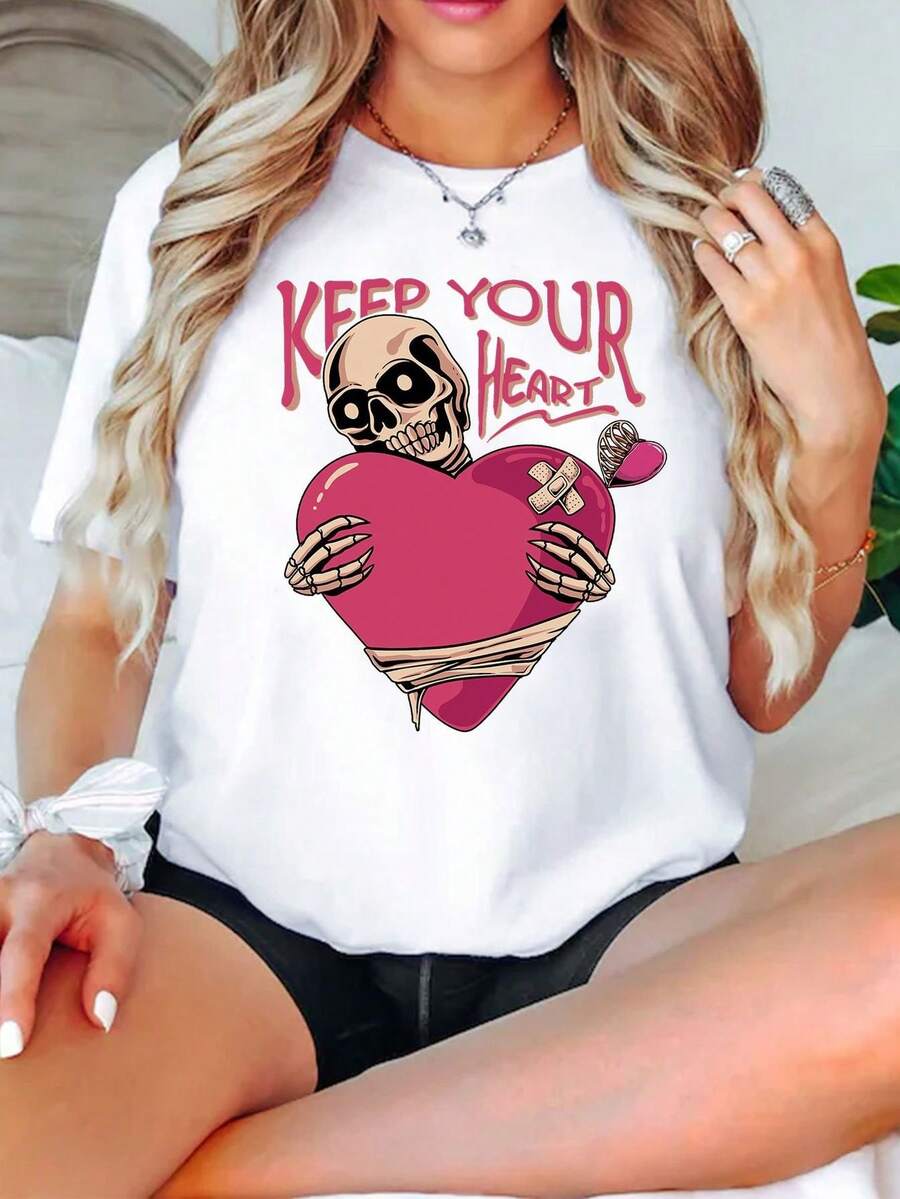 Camiseta de estilo gótico de las mujeres con patrones Corazón rosa y cadena Corazón eslogan-cómoda camiseta de cuello redondo para traje casual y partido-emocionante casual Top-Todas las estaciones Camiseta transpirable, ropa de fiesta, estilo de confort, verano F