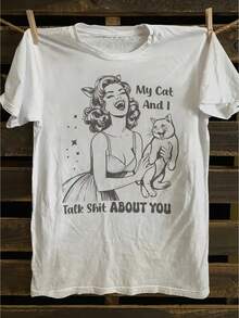 Vintage Punk Rock T-Shirt - "My Cat And I Talk About You" Slogan And Pin-Up Cat Art - 100% Cotton Regular Fit Short Sleeve T-Shirt With Retro Horror Design And 50s/60s Inspired Style For Casual Wear And Cat Lovers - 白色 - 查看 1