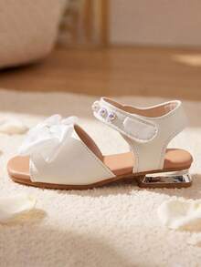 2026 Zapatos esenciales versátiles de moda para niñas de 3 a 8 años - Material de PU suave color beige claro, gran lazo y decoración de perla brillante, suela de goma antideslizante, tacón bajo - Estilo elegante de princesa - Adecuado para la escuela, fiestas y sandalias de princesa para primavera/verano al aire libre! - Blanco - Ver 3