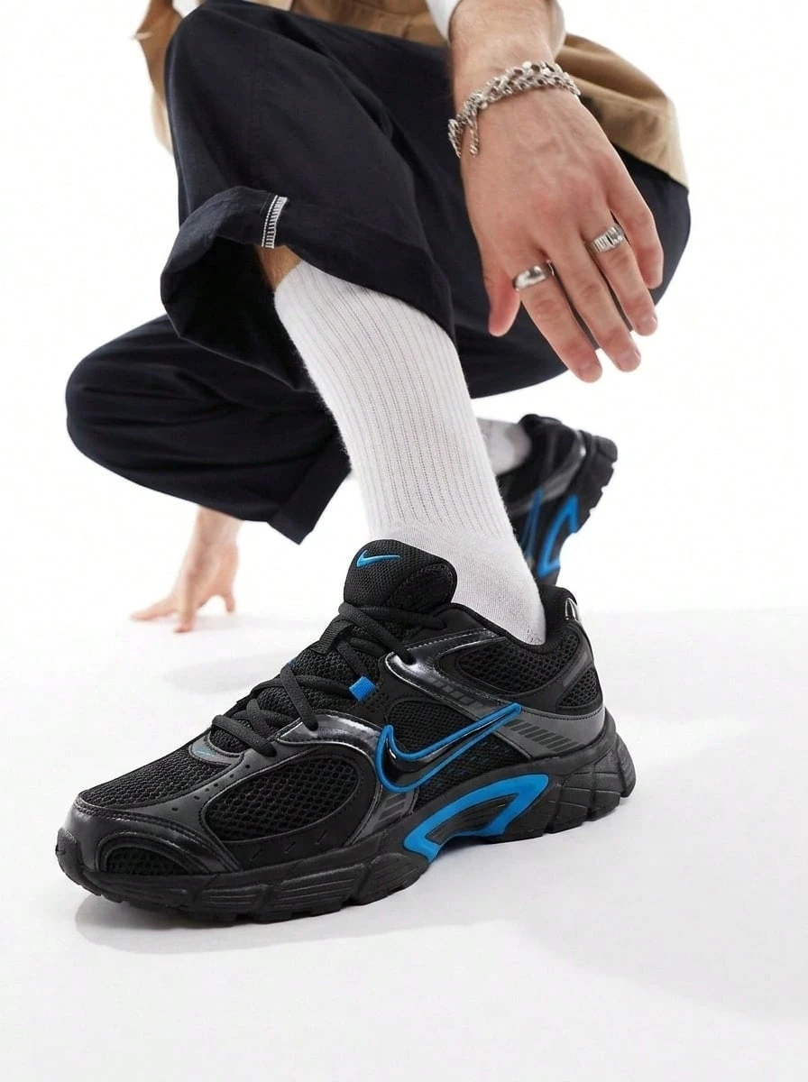 V5 Rnr Men's Shoes Black / Dark Grey / Photo Blue / Black HJ5228 008 - Blue - View 1