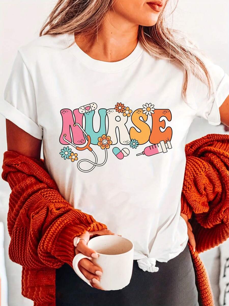 Camiseta moderna 2026 con estampado de estetoscopio de enfermera, pastilla, inyección y letras, de manga corta y cuello redondo, top casual, camiseta estampada para mujer de primavera-verano. - Blanco - Ver 1