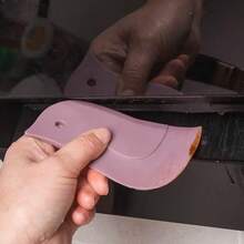 Dụng cụ cạo thức ăn hình chim cánh cụt bằng silicon - Dụng cụ vệ sinh không dùng điện, linh hoạt, thích hợp cho bề mặt thép không gỉ, làm sạch hiệu quả các vết dầu mỡ và cặn bánh nướng, thiết kế silicon màu xám, dụng cụ vệ sinh nhà bếp | Đồ dùng nhà bếp vui nhộn | Dụng cụ cạo thức ăn bằng silicon linh hoạt - Nhiều màu - Xem 7