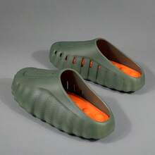 1 paire de sandales unisexes pour hommes en EVA, pantoufles de massage 2026, nouvelles pantoufles de sport décontractées pour l'extérieur, chaussures de plage mode pour couple, pantoufles pour hommes et femmes, convient pour les sorties quotidiennes, la marche, la plage, le bord de mer, les jeux, 36-47, pantoufles de salle de bain, convient pour le printemps, l'été, l'automne et l'hiver - Vert - Voir 1