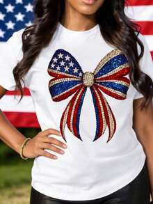 Camiseta Coquette USA con Estampado de Lazo Patriótico y Pedrería - Top Casual de Manga Corta y Cuello Redondo, Ideal para Celebraciones de Primavera y Verano, Moda Festiva, Textura Brillante - Blanco - Ver 4