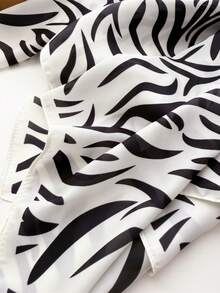 1pc Luxury Brand Leopard Print Silk Feel Scarf, Versatile Decorative Small Scarf For Women - White - View 3
