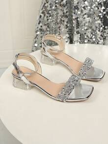 Giày sandal nữ gót vuông trong suốt đính đá bạc, sandal hở mũi vuông quai ngang mắt cá chân gót thấp, sandal kim loại lấp lánh đính pha lê có khóa cài, gót chunky trong suốt thoải mái cho tiệc tùng, đám cưới, dạ hội, buổi tối, phù dâu, lễ hội, sandal dạ hội sang trọng, sandal cao gót lấp lánh cho kỳ nghỉ hè, phù hợp cho cả trang phục thường ngày và trang phục trang trọng. - Bạc - Xem 6