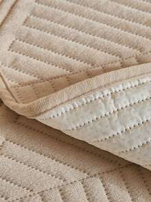 1pc Minimalist Solid Color Pet Sofa Pad, Scratch-Resistant & Stain-Resistant, Suitable For Cats & Dogs All Seasons, Washable & Machine Washable, Pet Sofa Protector - Beige - View 6