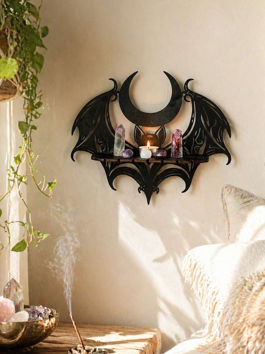 1 chiếc kệ treo tường hình cánh dơi phong cách Bohemian, thiết kế hình lưỡi liềm, kệ trang trí Gothic, thích hợp trang trí nhà cửa, giá trưng bày nến pha lê chủ đề phù thủy, đồ trang trí tường thủ công bằng kim loại đen và gỗ, trang trí nhà cửa phong cách pha trộn cho phòng ngủ, phòng khách và nhiều không gian khác.