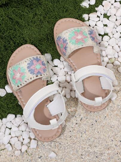 1 Pair Of 2026-Style Girls' Crochet Star-Shaped Sandals. Made Of Artificial Leather And Crocheted Upper. Crocheted Buckle Ankle Strap. Bare-Toed Design. Flat Heel. A Cute And Bohemian-Style Children's Summer Sandals, Suitable For Daily Casual Wear, Summer Beach And Outdoor Activities.