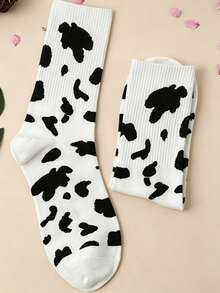 1 Pair Women's Cow Print Mid-Calf Socks, Casual Black & White Cow Milk Pattern Mid-Calf Socks, Breathable Comfortable Stretchy, Fashionable Streetwear Style, Suitable For All Seasons, Daily Wear, Sports, Cute Aesthetic Socks - Multicolor - View 5