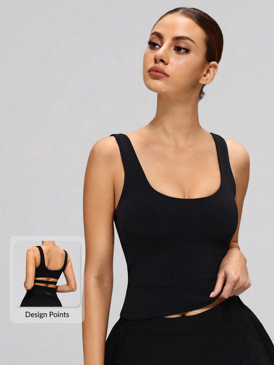 MASKERT Top deportivo sin mangas de cuello cuadrado para mujer, diseño de espalda con recortes cruzados, corto y ajustado, cómodo y agradable al tacto, para yoga y fitness - Negro - Ver 1