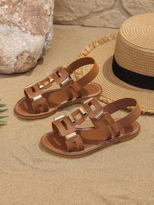 1 Pair Brown Plus Size Children's Flat Sandals, Solid Color Soft PU Hollow Fabric + Gold Rhinestone Decor, Classic Open Toe Soft Non-Slip Slip-On Design, Suitable For 3-12 Years Old Girls, Fashion Elegant Beach/Holiday/Party Wear, Spring/Summer 2026 - Brown - View 1