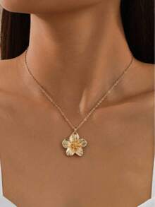 1pc Fashionable Gold Flower Pendant Necklace, Elegant Minimalist Suitable For Daily Wear, Dates, Gatherings, Parties, Weddings, And Other Occasions,Classy,Festival - Gold - View 6