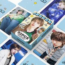 CORTI S 最新 SOLO 小卡。92 张/盒（60 张 LOMO 卡 + 32 张贴纸），K-Pop 粉丝应援礼品。包含 Keonho/Juhoon/Seonchyeon 小卡和贴纸。可收藏，适合专辑和相册装饰，也是返校、毕业、生日、节日礼物的理想之选。 - 彩色 - 查看 9