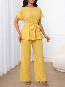 Conjunto de dos piezas para mujer color vino tinto sólido, blusa corta de manga corta con cinturón y pantalones rectos holgados, tela con textura jacquard, estilo elegante y casual, ideal para primavera, verano y otoño, oficina, regreso a clases, iglesia, salidas y viajes al aeropuerto - Amarillo - Ver 4