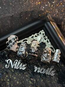 10pcs Short Full Cover Duck Mouth Fake Nails, Black With 3D Silver Metal & Rhinestone Decor, 4 Size Options, Y2K Sweet & Cool Style, Suitable For Party, Daily Wear & Cosplay, Comes With Jelly Gel & Nail File - Black - View 4