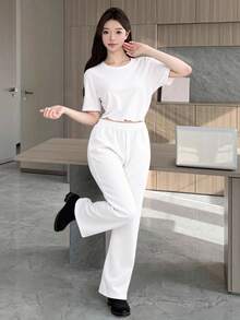 Conjunto Mujer 2 Piezas Top + Pantalón Largo – Simple & Elegant, Soft & Comfy Summer Loungewear, Chic & Trendy Outfit, Lipstick Gratis (While Supplies Last) - Blanco - Ver 2