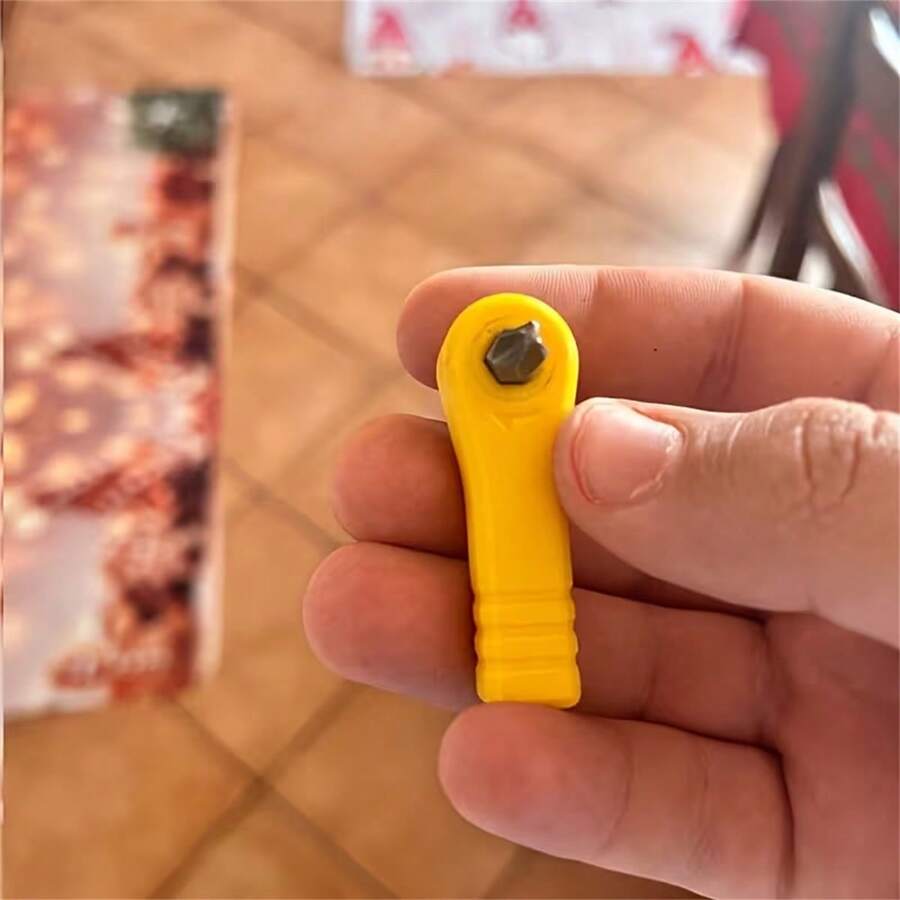 Tua vít ratchet mini in 3D bỏ túi - Một dụng cụ cầm tay thiết thực và một món đồ chơi giúp giảm căng thẳng hiệu quả. Đây là món quà hoàn hảo cho những người đam mê dụng cụ hoặc những người yêu thích đồ dùng mang theo hàng ngày (EDC). - A - Xem 1