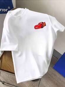 T-shirt homme authentique Disney sous licence, imprimé Flash McQueen du film Motorsport. Manches courtes, idéal pour l'été. 100 % coton de haute qualité. Impression recto verso. Confortable et respirant. Convient aux hommes et aux femmes. Parfait pour un voyage à Disneyland, un look de couple, au quotidien, en ville ou en vacances. Le cadeau idéal pour les passionnés de sports mécaniques. Lavable en machine. - Blanc - Voir 2