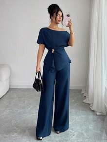 Conjunto elegante de dos piezas para mujer estilo urbano color azul marino, top asimétrico de hombro al descubierto con manga corta, cintura fruncida con broche metálico dorado en forma de flor y dobladillo peplum, combinado con pantalones anchos de pierna recta, estilo versátil ideal para uso diario, trabajo, bodas, cenas, fiestas, vacaciones, citas, eventos formales y ocasiones especiales como Halloween, Navidad, Año Nuevo y Acción de Gracias en primavera y verano - Rosa - Ver 10
