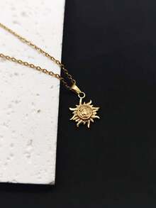 1pc Natural Style 18K Gold Plated Stainless Steel Sunflower Pendant Necklace, Unisex Minimalist Luxury Daily Wear - Yellow Gold - View 5