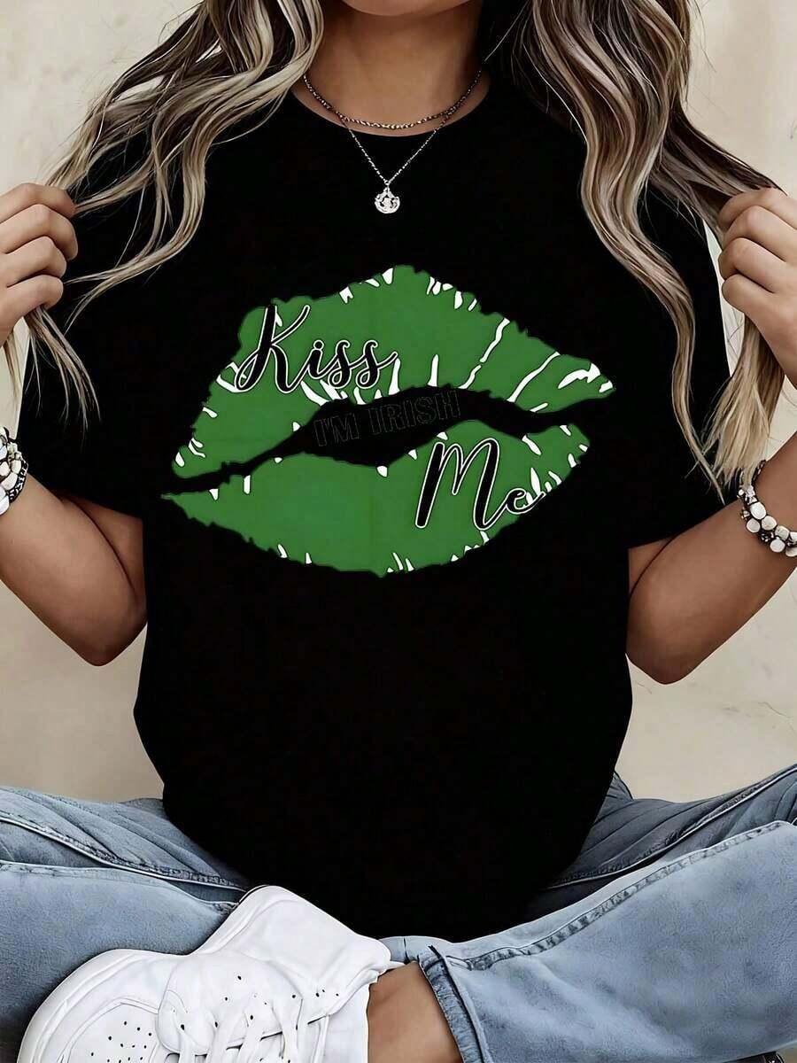 Women's "I'm Irish" St. Patrick's Day T-Shirt, Fun And Cute, With Green Lips Print, Casual Loose Fit, Neck Design, Soft And Comfortable Cotton Blend Material, Perfect For Festive Celebrations And Everyday Wear, Stylish Graphic T-Shirt For St. Patrick's Day Outfit Ideas, Plus Sizes Available - Vintage Urban Style, Unisex Short Sleeve Crew Neck Loose Cotton T-Shirt. - 黑色 - 查看 1