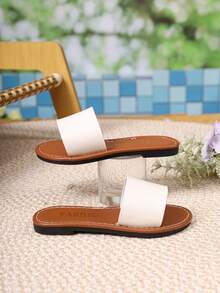 Dép xăng đan chéo đơn giản thời trang mùa hè mới cho bé gái, dép đế bằng chống trượt, chống mài mòn, đa năng, thích hợp cho kỳ nghỉ biển và đi lại hàng ngày ở nhà. - Màu be - Xem 5