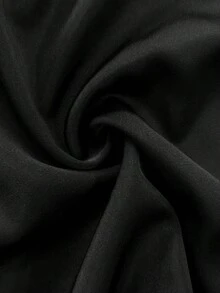 Camiseta sin tirantes versátil y sexy con encaje y parches asimétricos, nuevo diseño de primavera/verano, material de satén, top casual para salir para mujeres - Negro - Ver 5