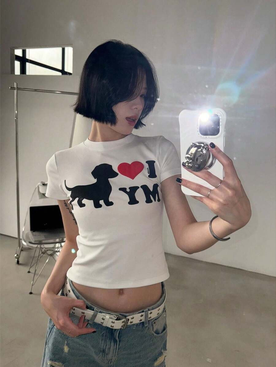 2026夏季新款女士修身短款上衣，可爱涂鸦风格星星苹果印花，休闲乡村风Y2K圆领T恤 - 白色 - 查看 1