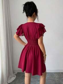 Vestido corto de gasa color vino para mujer, cuello en V envolvente, manga con volantes y cintura ajustada - Burdeos - Ver 2