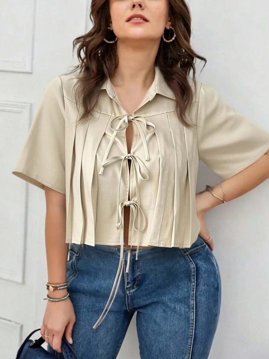 Blusa Casual con Cordones y Pliegues para Mujer - Cuello Camisero,Manga tres cuartos, Ideal para Uso Diario y Picnic de Primavera - Camel - Ver 1