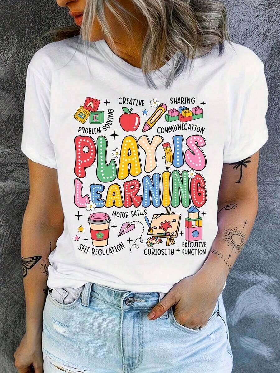Under The RadarCamiseta de Profesor con Frase "Jugar es Aprender", Regalo para el Día del Maestro, Camiseta de Grupo de Profesores, Regalo para Profesor-Vintage Street Style Unisex Loose Cotton Short Sleeve Crew Neck T-Shirt - Blanco - Ver 1