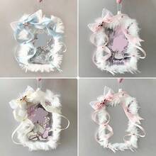 1 pezzo Nuovo e carino portafoto in peluche, adatto per foto da 3 pollici, carte di celebrità, ritratti, biglietti piccoli, carte Gachapon, tessere studente, decorazione fatta a mano con fiocco di strass, accessori correlati ai personaggi dei cartoni animati 2D, porta carte Gachapon di piccole dimensioni, merchandising per fan di idol K-POP, portafoto, custodia protettiva, decorazione pendente per zaino di fandom JK, porta carte Lolita - Multicolore - Visualizzare 9