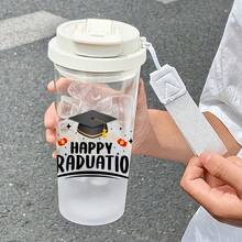 1個/5個 500ml 畢業主題塑膠杯附吸管、掛繩與防漏蓋，透明冰咖啡杯印有「恭喜畢業」與學士帽圖案，適合日常使用，畢業派對伴手禮與拍照道具首選 - 多色-畢業快樂 - 查看 11