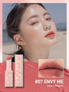 Rom&nd Romand 啞光唇膏，防水、持久保濕、不黏膩且易於塗抹。適合 Gen Z 和 Y2K 愛好者在派對和約會時使用，是生日和母親節的完美便攜禮物。淨重：3g/0.1oz - #07 ENVY ME - 查看 2