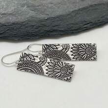 Retro Floral Retro Pattern Rectangular Long Earrings, Simple Accessory For Women's Daily Outings And Vacations - Silver - View 1