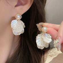 5-Piece Set Of French-Style Elegant And Luxurious Earrings With Artificial Glass, Faux Pearls, Petal Tassels, And Pendants - White - View 4