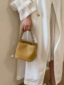 Portable Square Bag Made Of Waterproof PU Material With A Letter Pattern Design, Decorated With A Metal Pendant; A Stylish And Practical Handbag, Suitable For Business And Travel. - Yellow - View 3